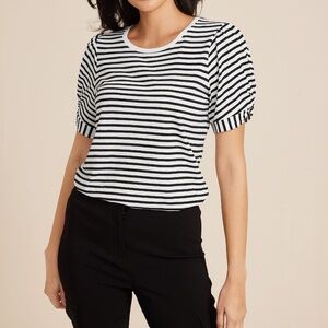 Striped twist sleeve tee
